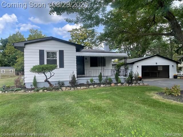 Property Photo: 2761 Gorlad Street MI 48360
