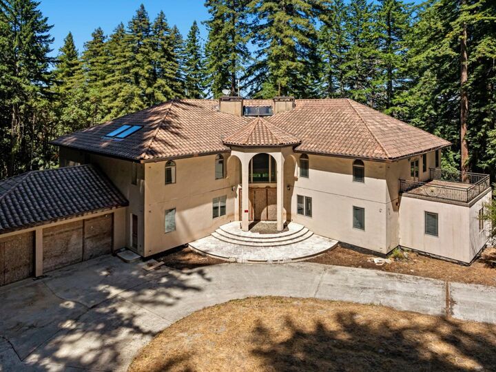 Property Photo:  1 Reids Roost Road  CA 94062 