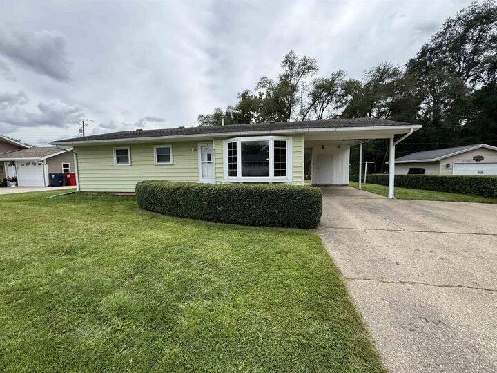 Property Photo: 410 West Cherry Street Wi WI 53511