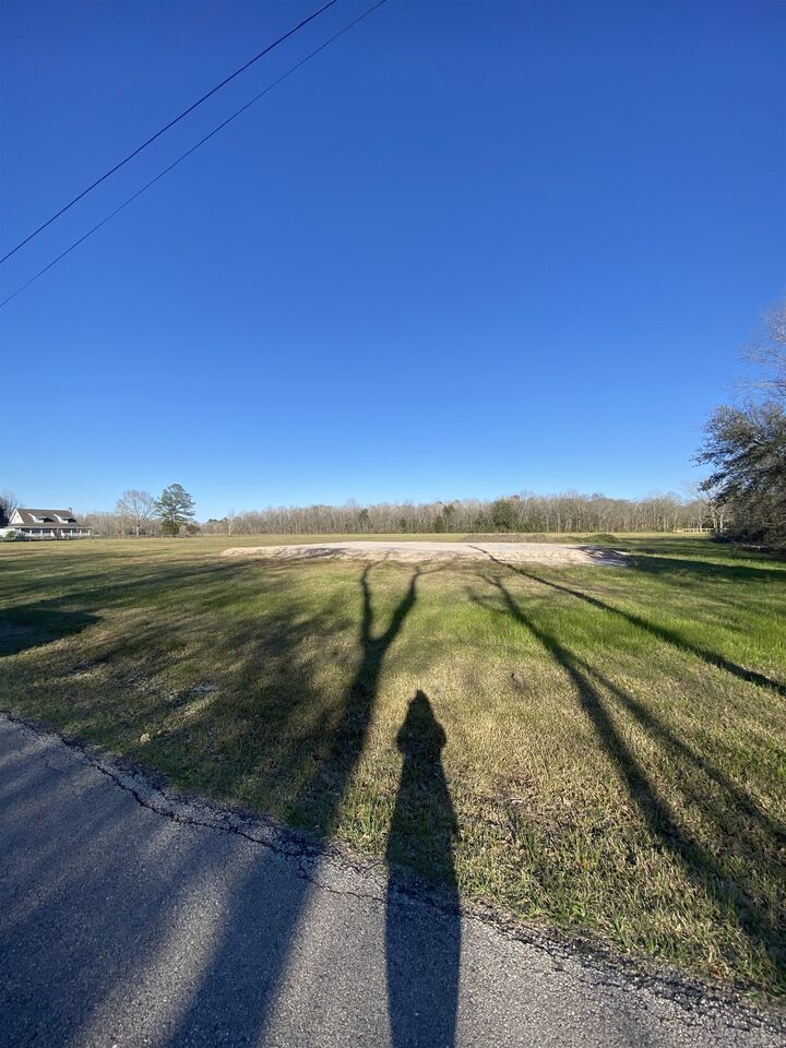 Property Photo: 909 Nevada Street TX 77659