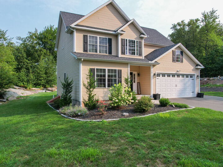 Property Photo: 10 W Ridge Ct CT 06410