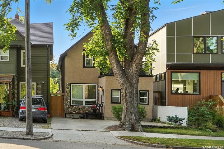 Property Photo: 713 H Avenue S SK S7M 1X2