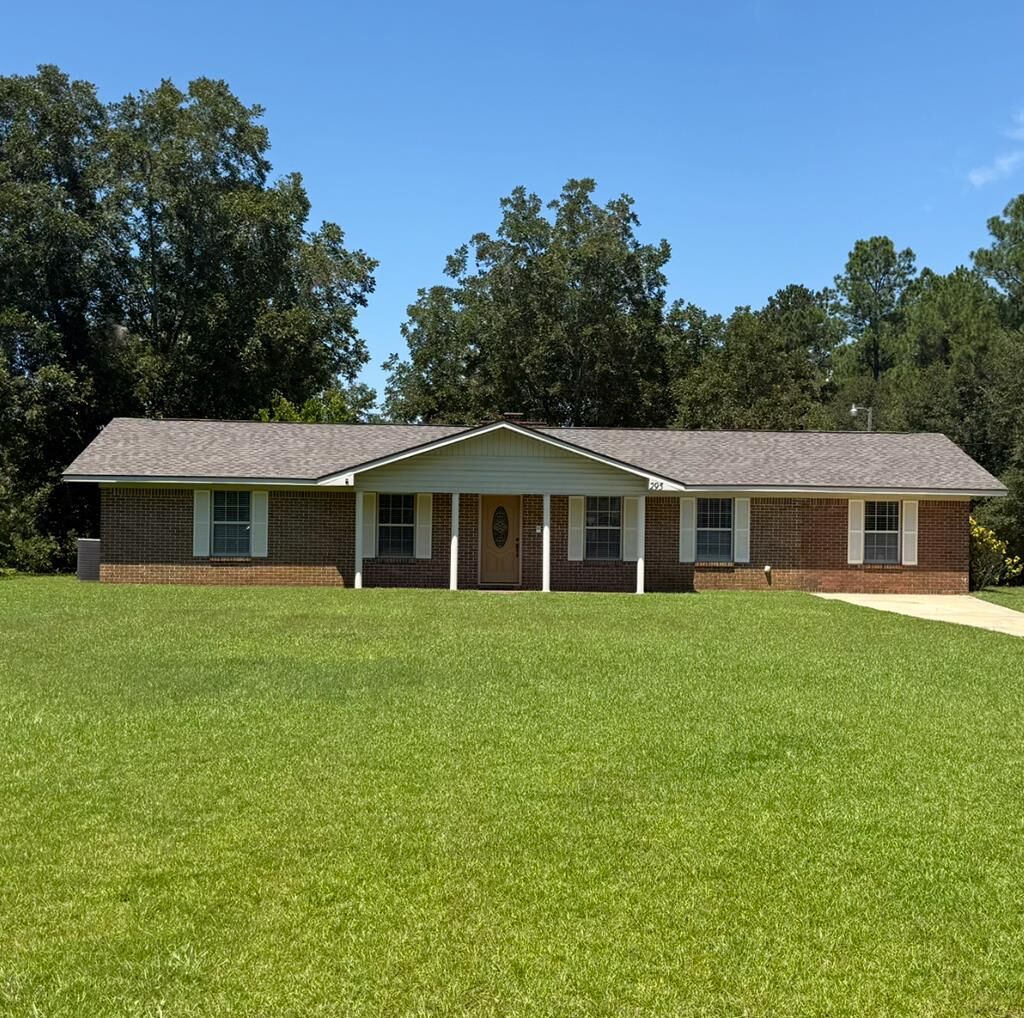 Property Photo: 295 Hall Road AL 36301