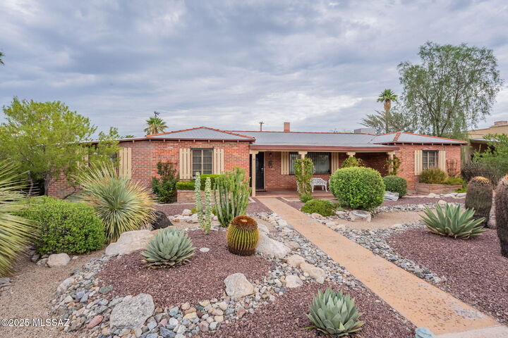 Property Photo: 3021 E 2nd Street AZ 85716
