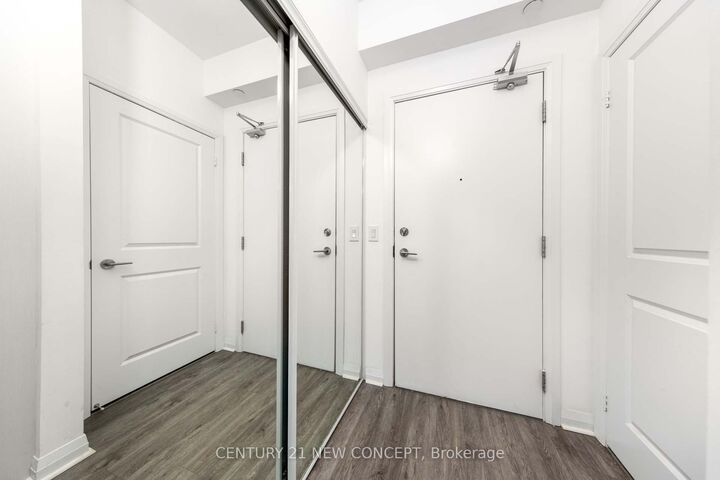 Property Photo: 55 Oneida Crescent 409 ON L4B 0E8