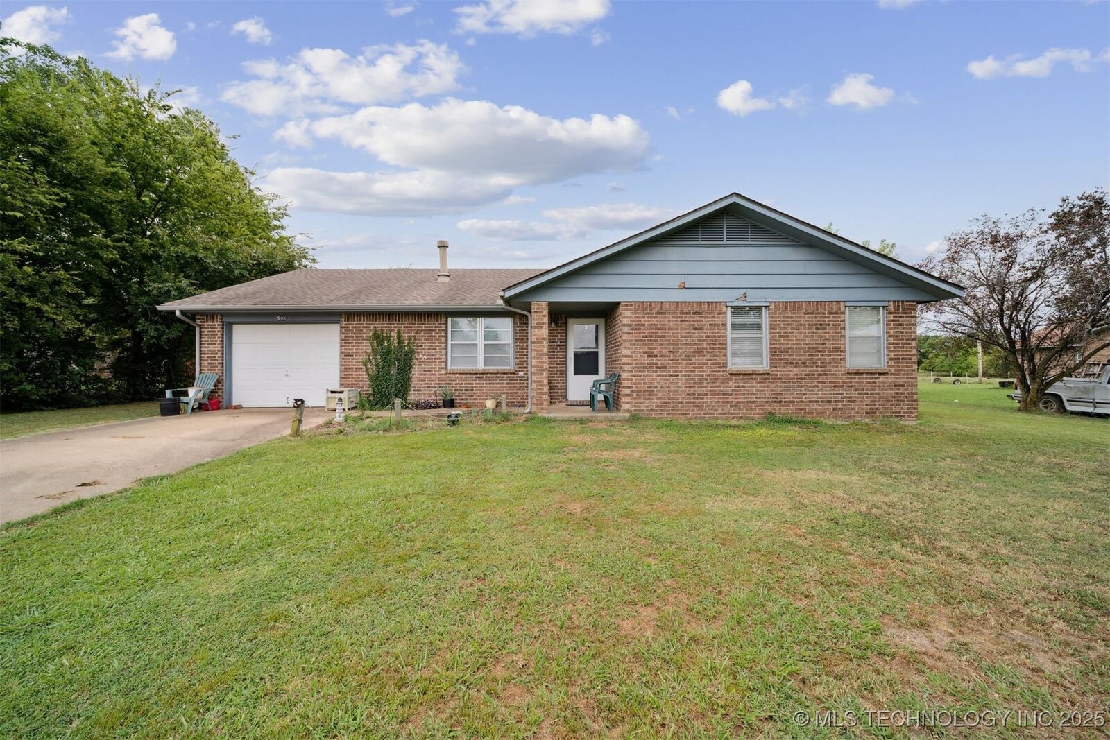 Property Photo:  903 NW 16th Street  OK 74467 