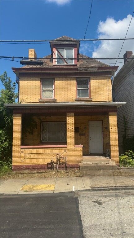 Property Photo: 77 Industry St PA 15210