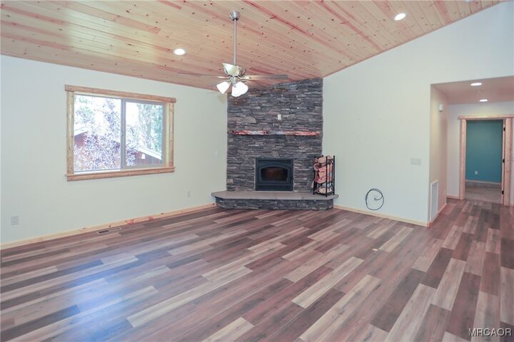 Property Photo:  365 Santa Barbara Avenue  CA 92386 