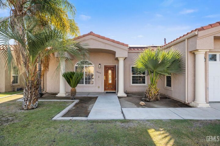 Property Photo: 8806 Maria Angelica Street CA 93313