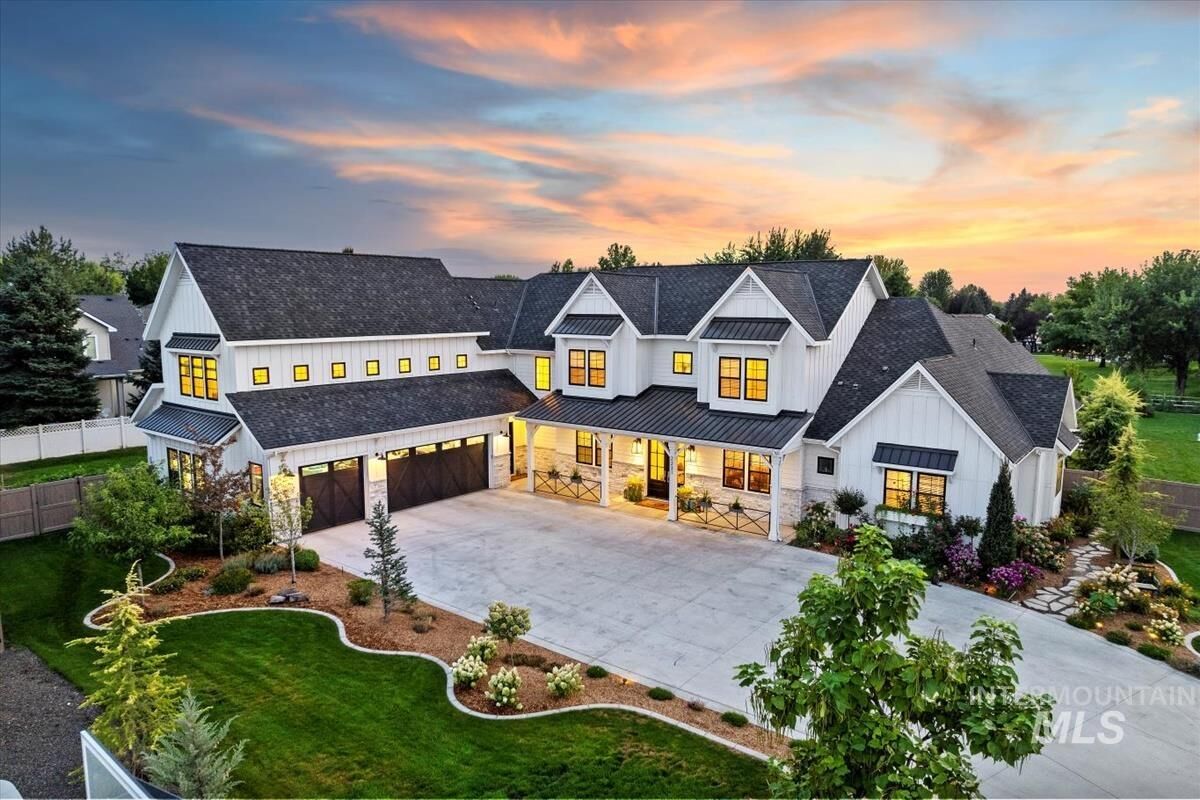 Property Photo: 2231 E Elmsprings Lane ID 83646