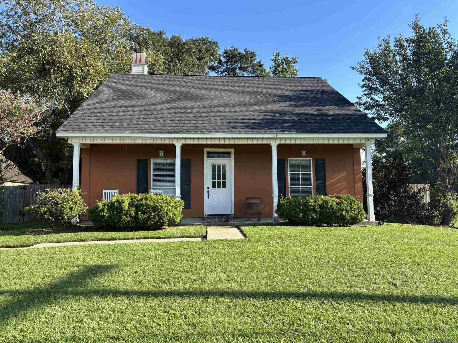 Property Photo:  131 Carolyn Ave  LA 70726 