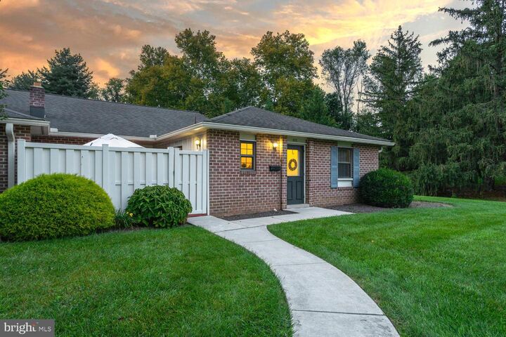 333 Valleybrook Drive  Lancaster PA 17601 photo