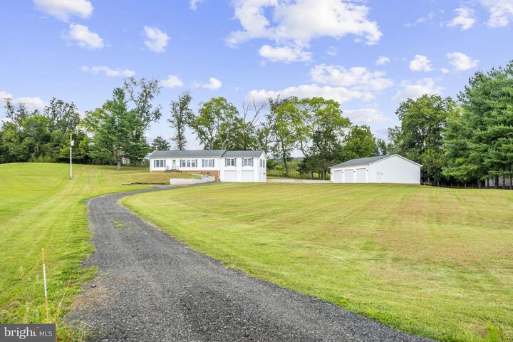 Property Photo: 8210 Lee Highway VA 20186