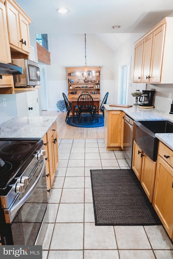 Property Photo: 1395 Woodside Avenue PA 18011