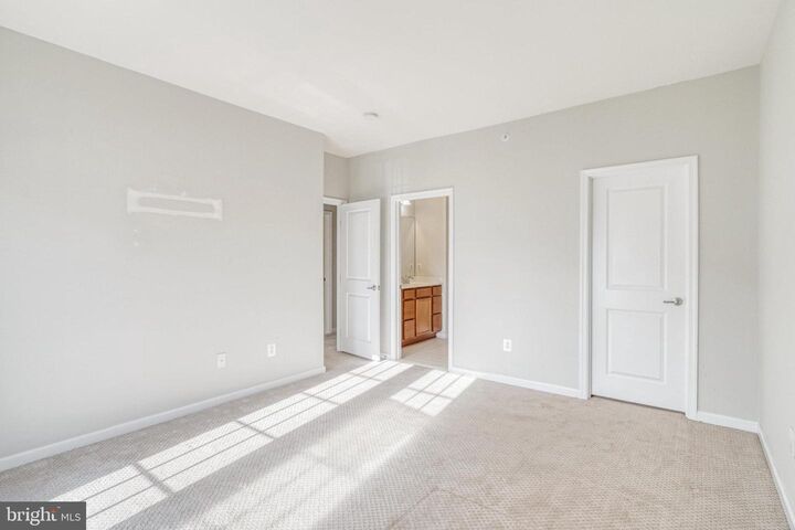 Property Photo: 24652 Hutchinson Farm Drive VA 20166