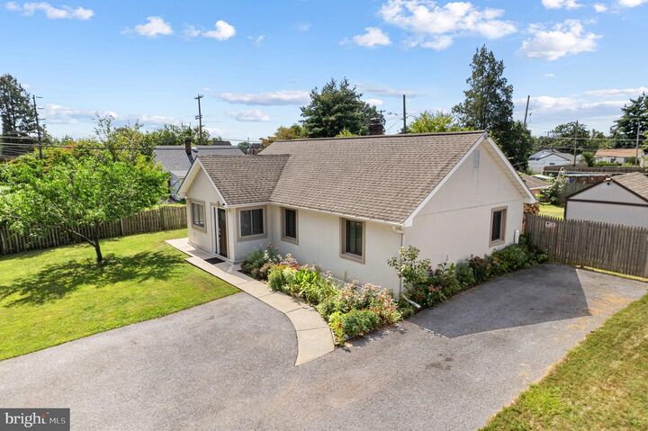 Property Photo: 1402 Sterigere PA 19403