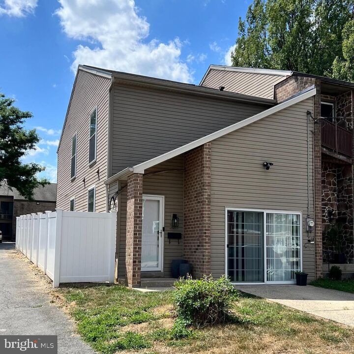 234 Fairview Avenue  Lancaster PA 17603 photo