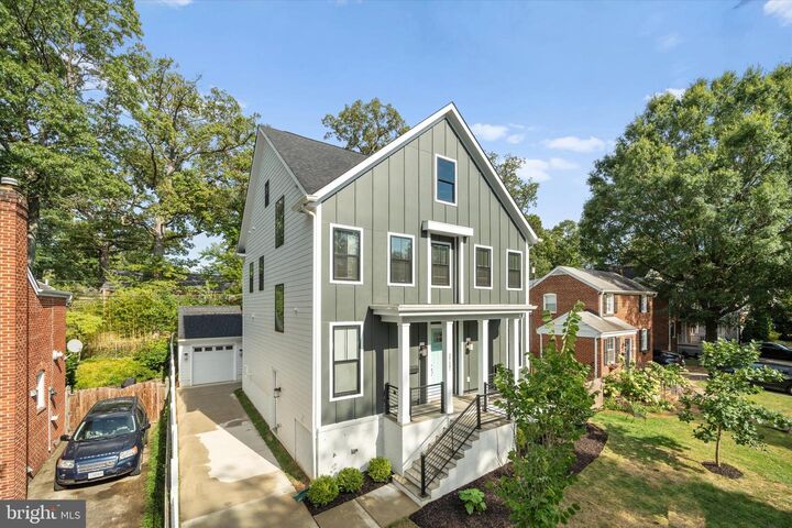 Property Photo:  2727 N George Mason Drive  VA 22207 
