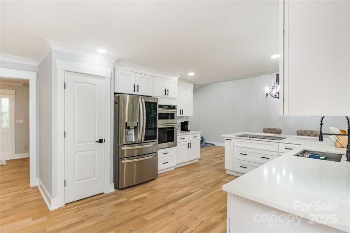 Property Photo: 4501 Brookwood Road NC 28215