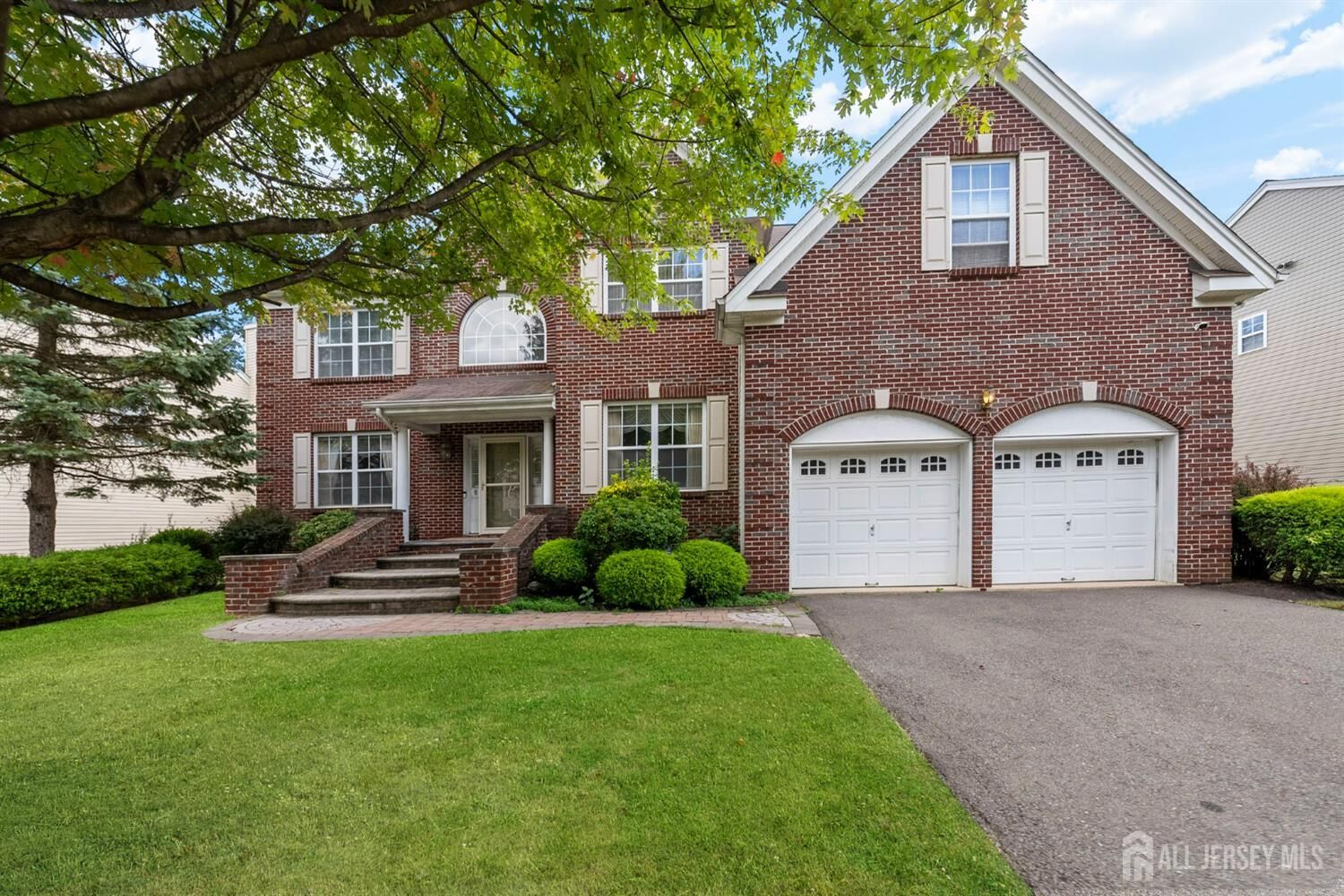 Property Photo:  8 Colts Run Road  NJ 08540 