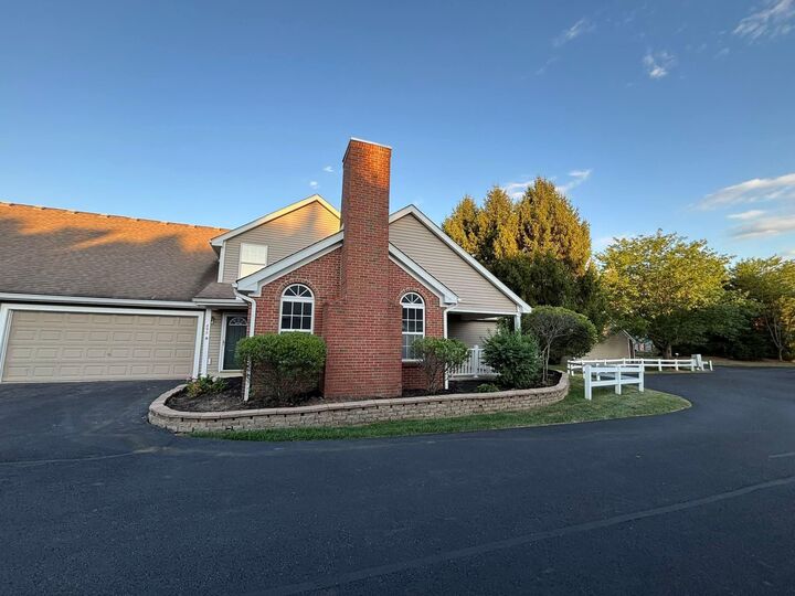 Property Photo: 892 Shelbourne Place OH 43055