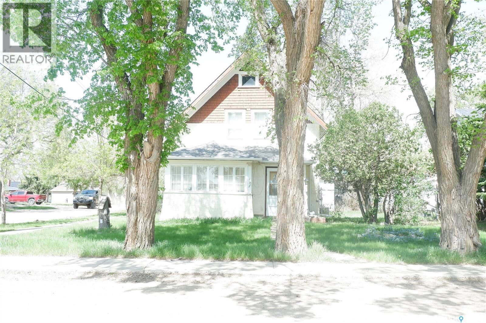 Property Photo: 113 2nd Avenue W SK S0H 3G0