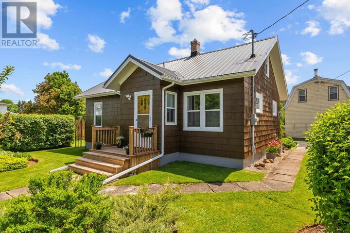 Property Photo:  5 School Street  PE C0A 1W0 