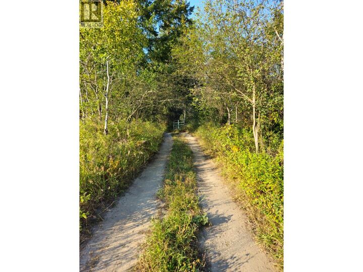 Photo de la propriété:  588 Hagey Road  BC V0B 1K0 