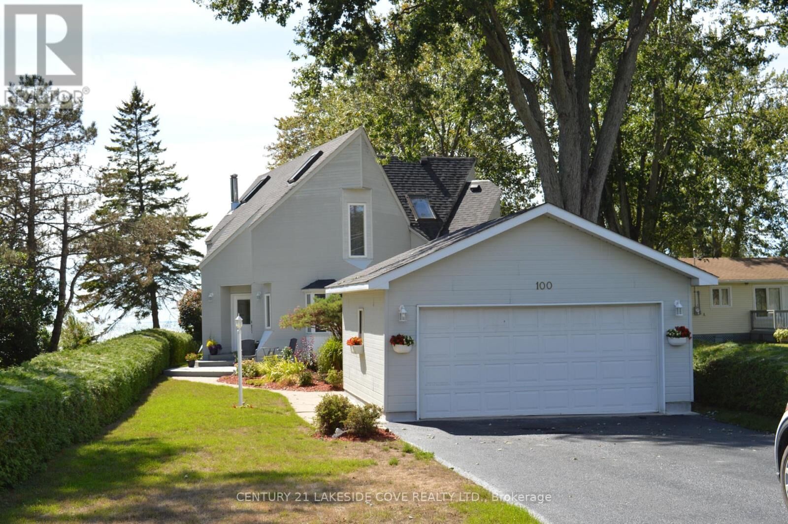 Property Photo: 100 Lake Avenue ON L0K 1B0