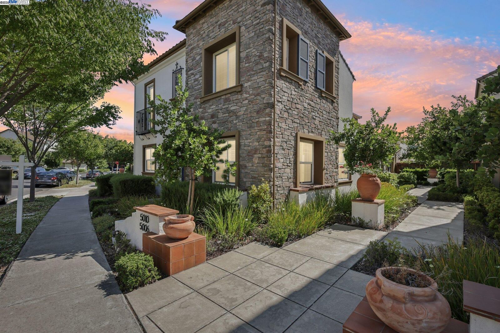 Property Photo: 5010 Barrenstar Way CA 94582