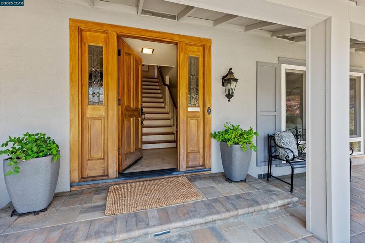 Property Photo: 1010 Crystal Ct CA 94598