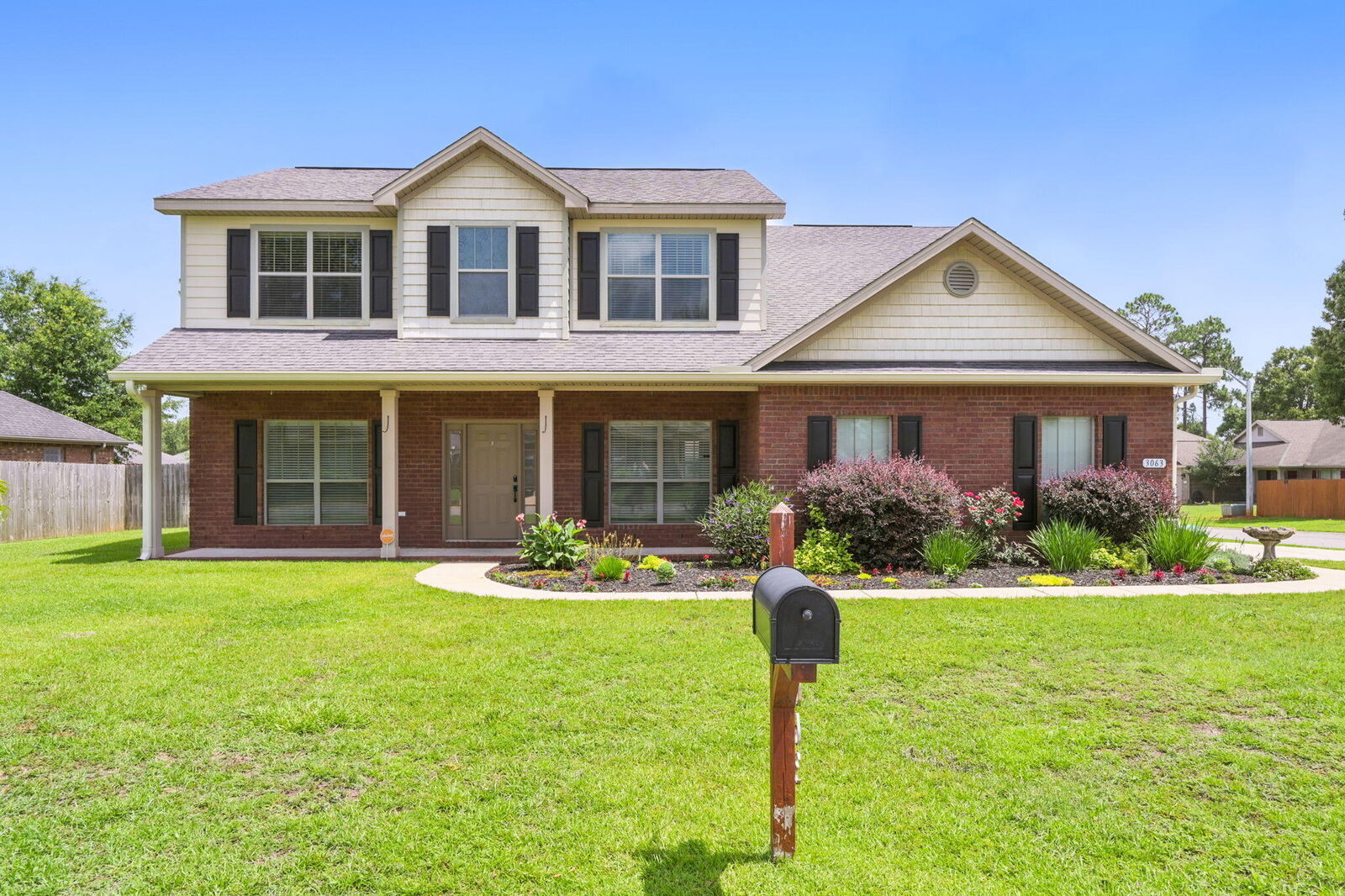 Property Photo:  3063 Crown Creek Circle  FL 32539 