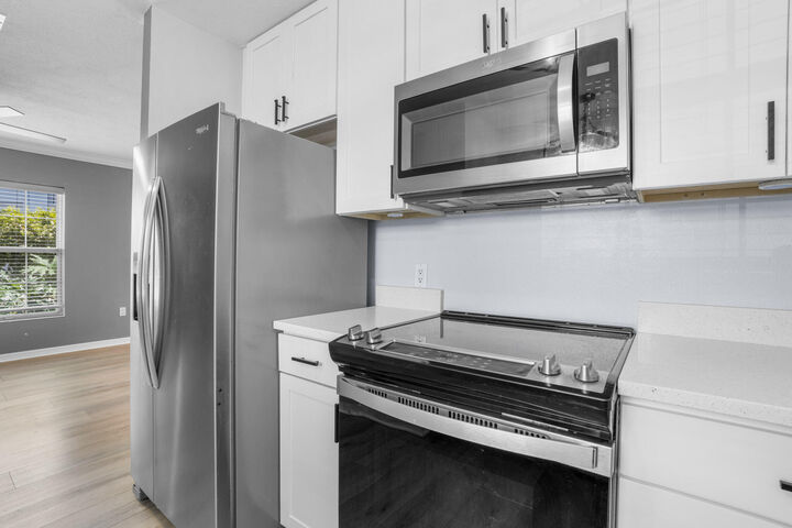 Property Photo: 4270 Calinda Ln 311 FL 32578