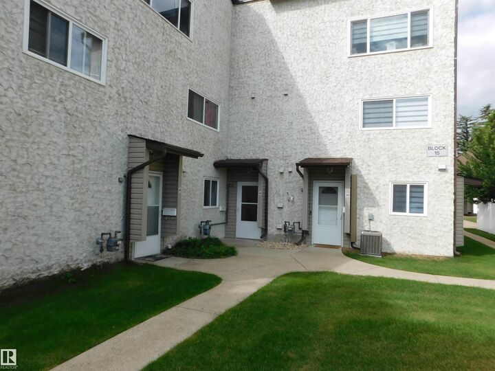 15E Meadowlark Village NW  Edmonton AB T5R 5X3 photo