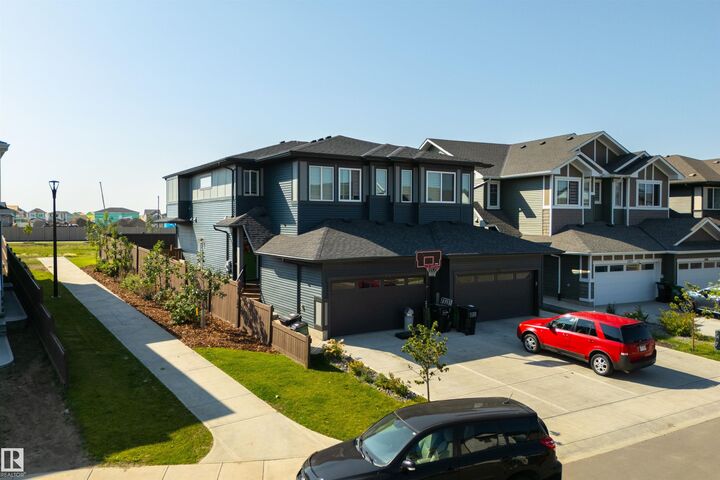 1303 Podersky Wynd SW  Edmonton AB T6W 5E4 photo