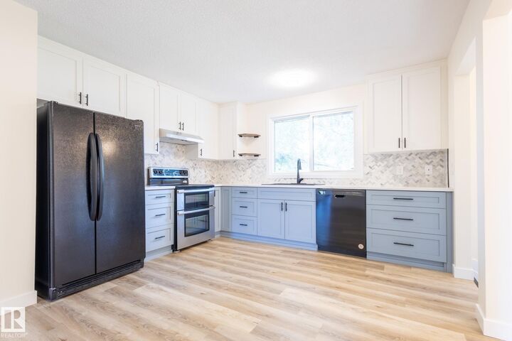 3109 110A Street NW  Edmonton AB T6J 3E9 photo