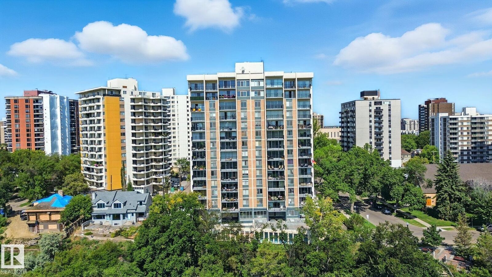 Property Photo: 9908 114 Street NW 703 AB T5K 1R1