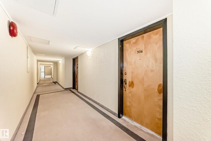 Property Photo: 4404 122 Street NW 306 AB T6J 4A9