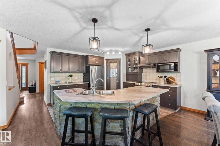 Property Photo: 53522 Rge Road 272 45 AB T7X 3N2