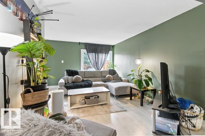 Property Photo: 123 Cornell Court NW AB T5C 3C3