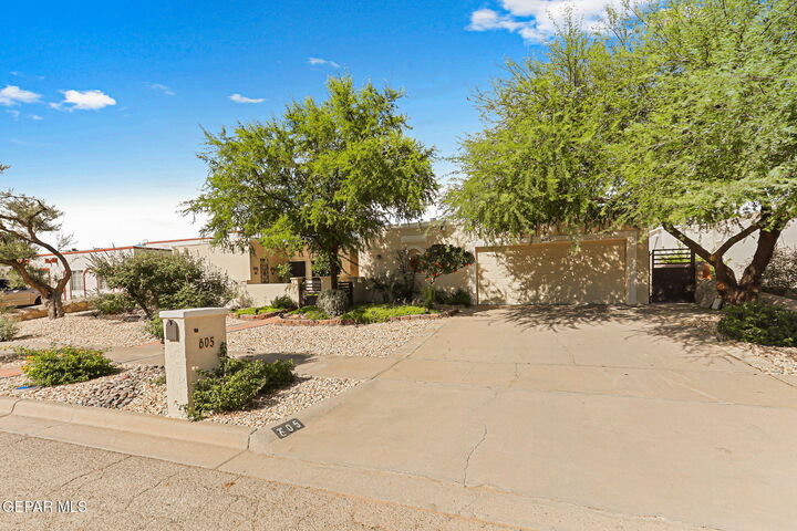 Property Photo: 605 Cresta Alta Drive TX 79912