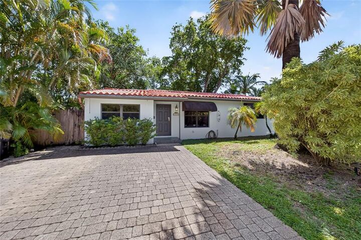 Property Photo: 1708 NE 16th Ave FL 33305