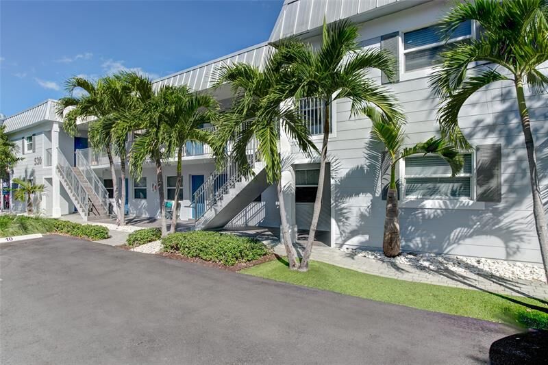 Property Photo: 530 S Federal Hwy 6 FL 33301