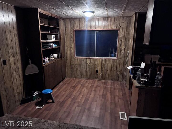 Property Photo: 1061 South Comstock Circle NV 89048