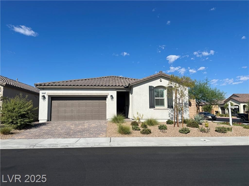 Property Photo: 6033 Torciano Street NV 89081