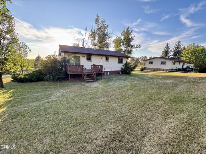 Property Photo: 502 5th Street NW ND 58655