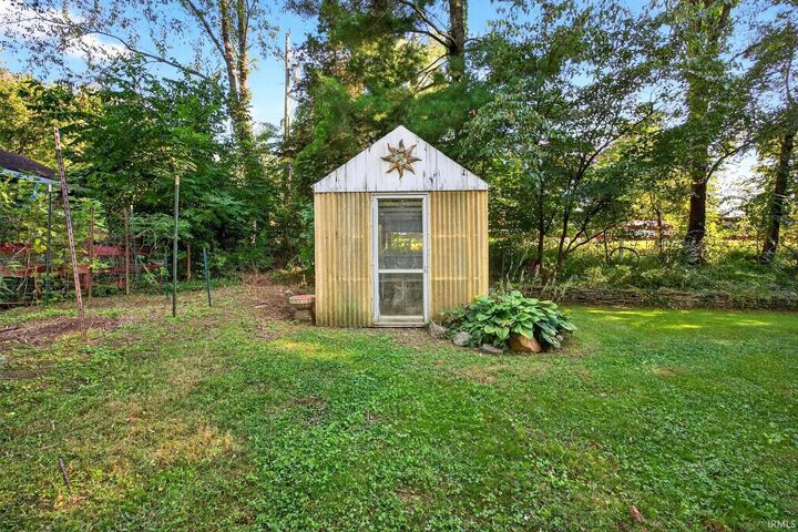 Property Photo: 1620 E Cherry Lane IN 47401