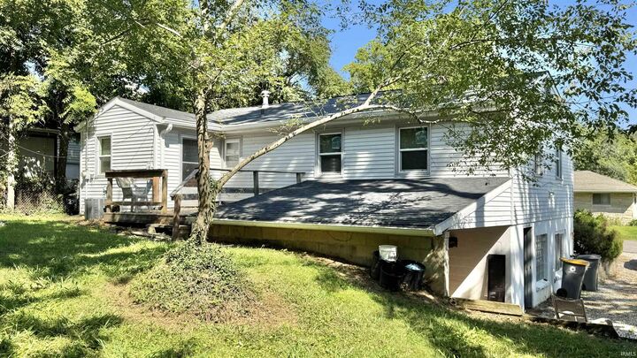 Property Photo: 2612 E 7th Street IN 47408