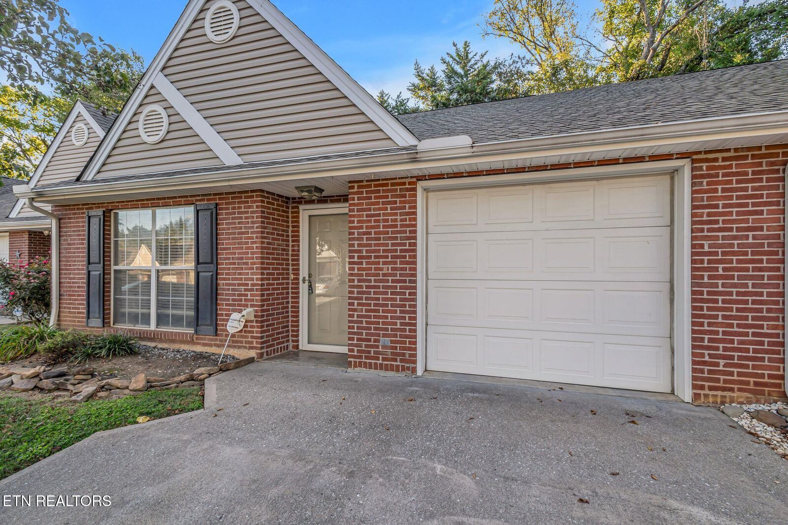 Property Photo: 165 Dalton Place Way 165 TN 37912