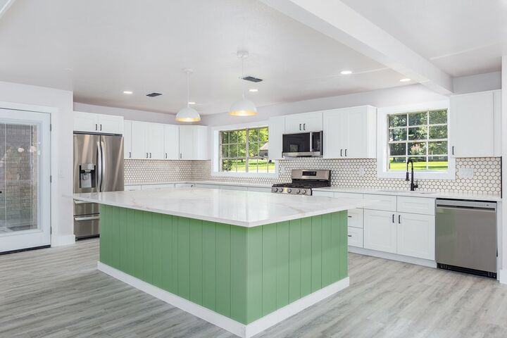 Property Photo: 1300 Shady Lane TX 75904